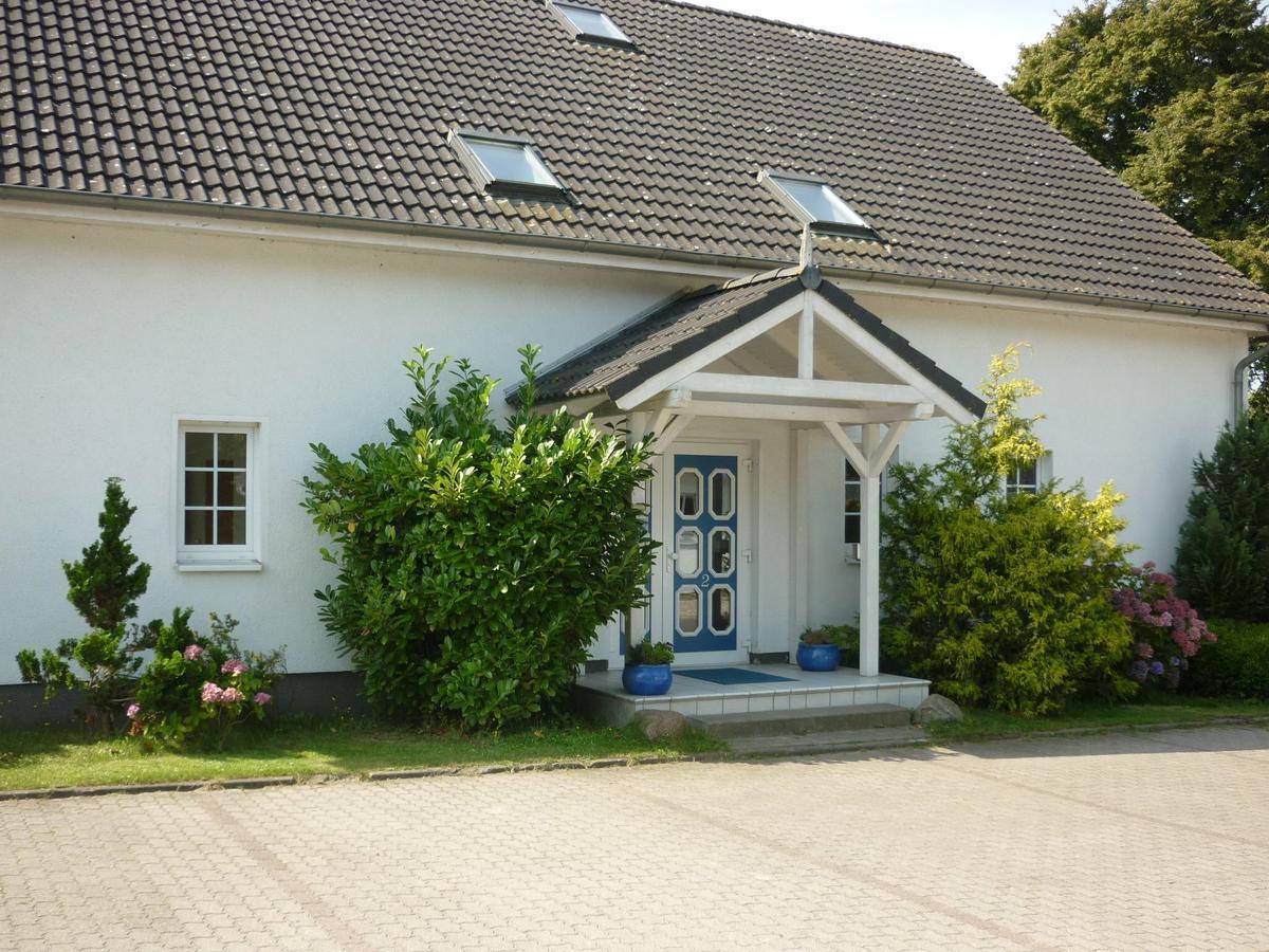 Pension Zum Leuchtturm Bastorf エクステリア 写真